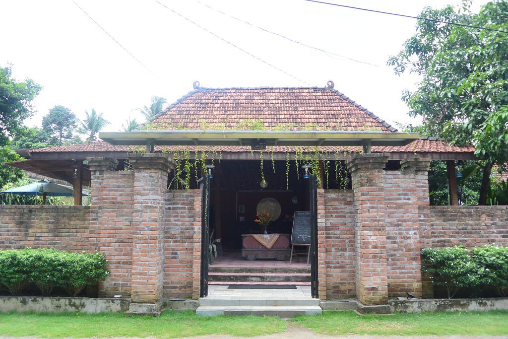 Cempaka Villa Magelang Esterno foto