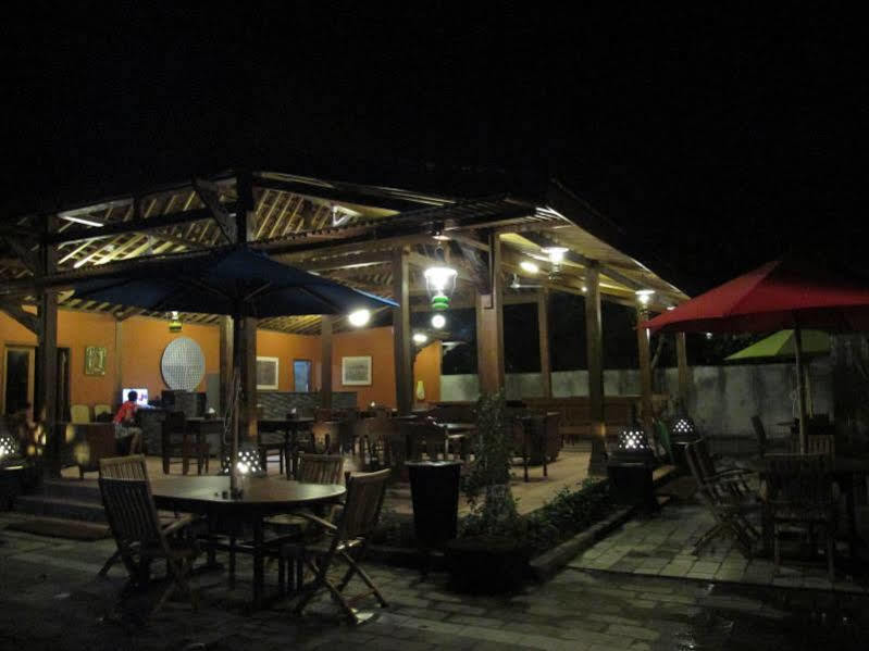 Cempaka Villa Magelang Esterno foto