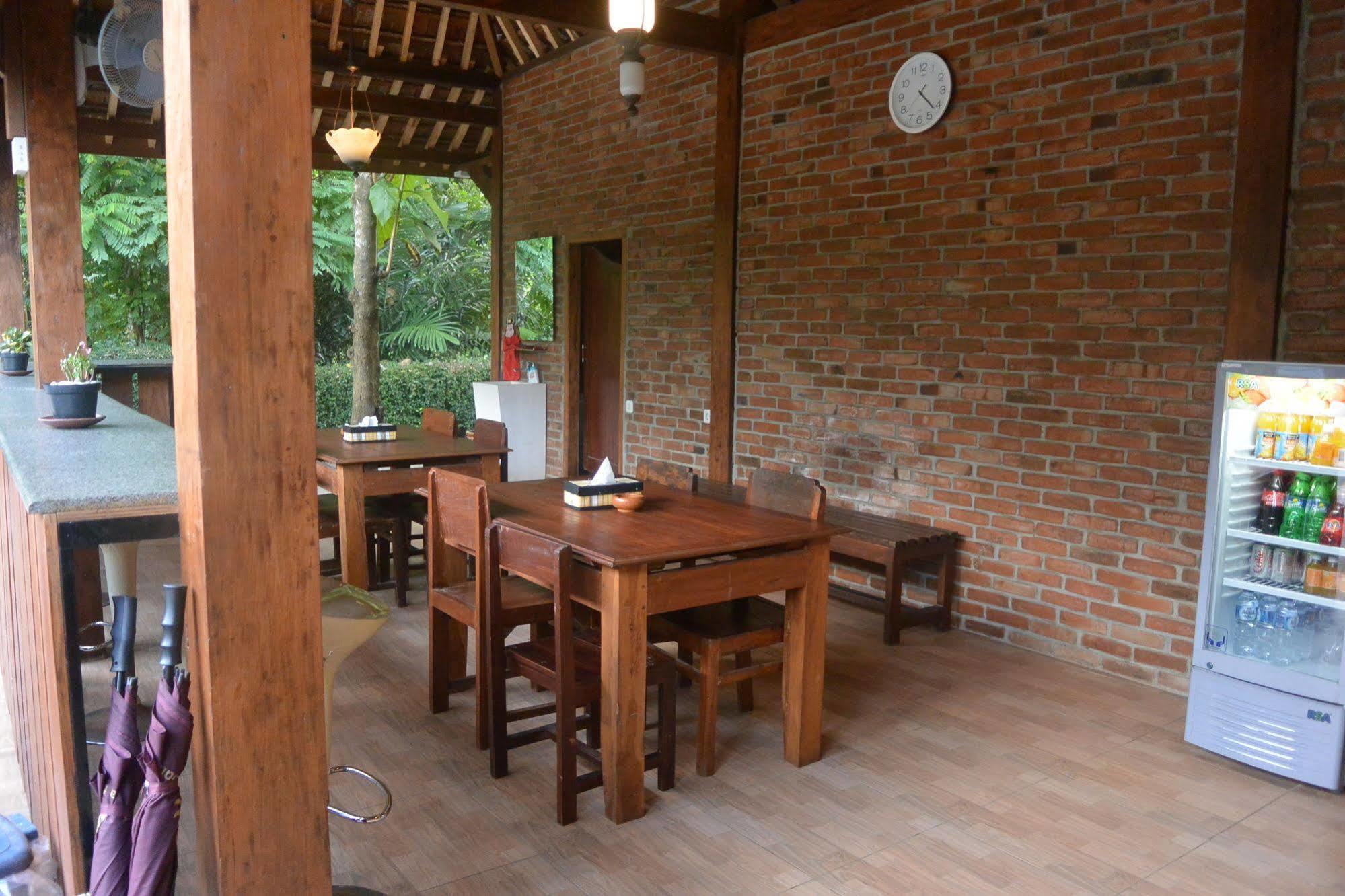 Cempaka Villa Magelang Esterno foto