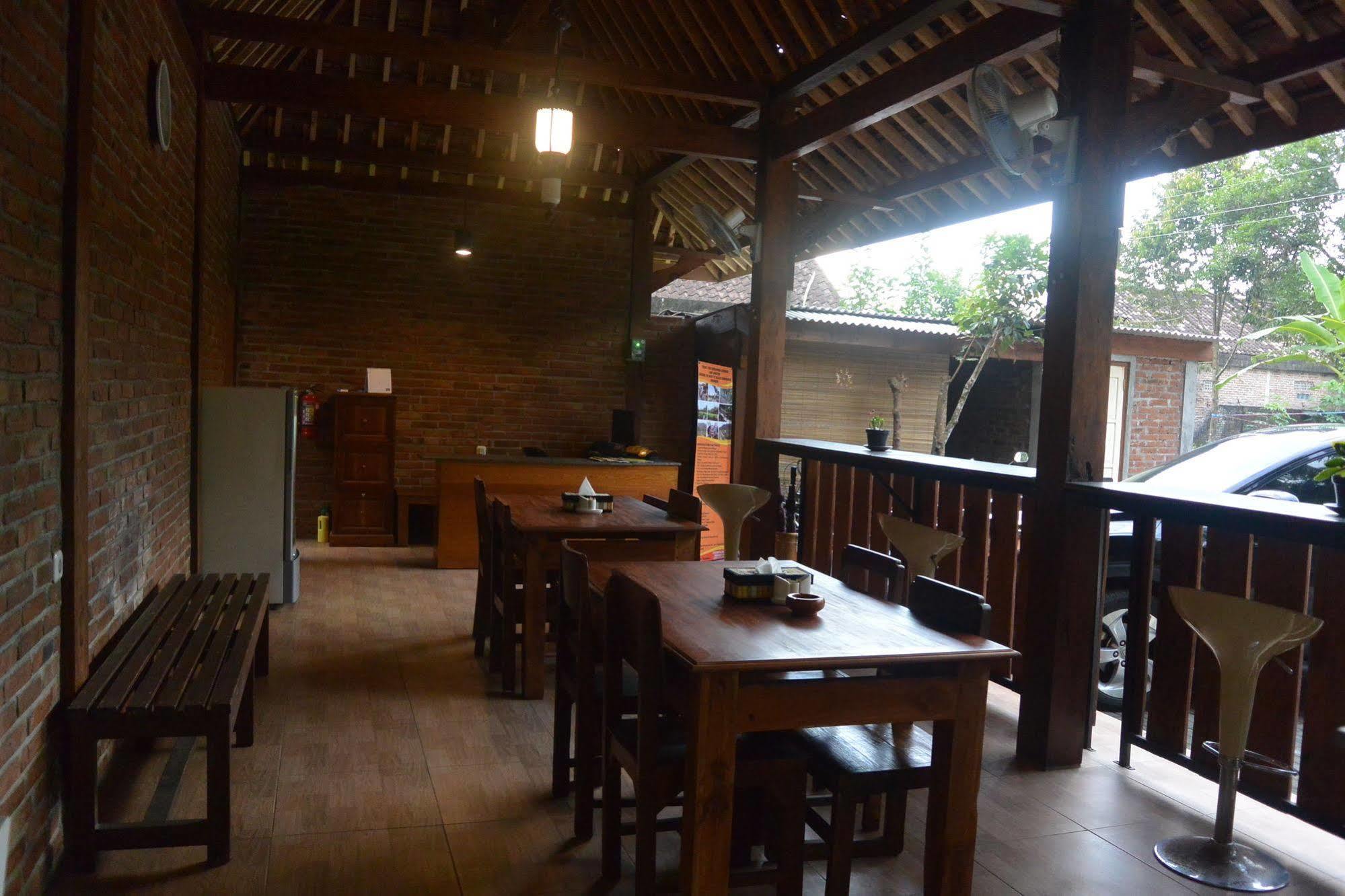 Cempaka Villa Magelang Esterno foto